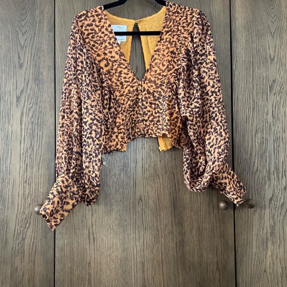 C/MEO Leopard Print V-Neck Blouse - Picture 1 of 2